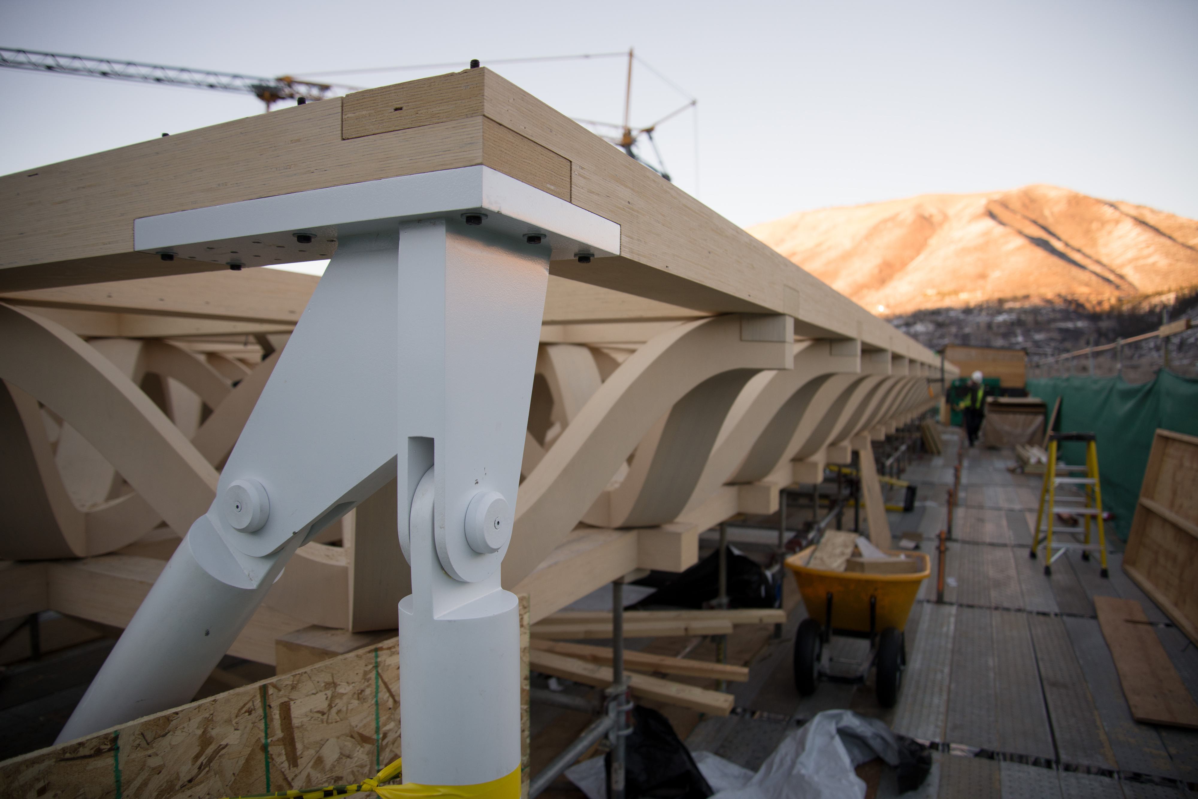 06 Steel Wood Interface